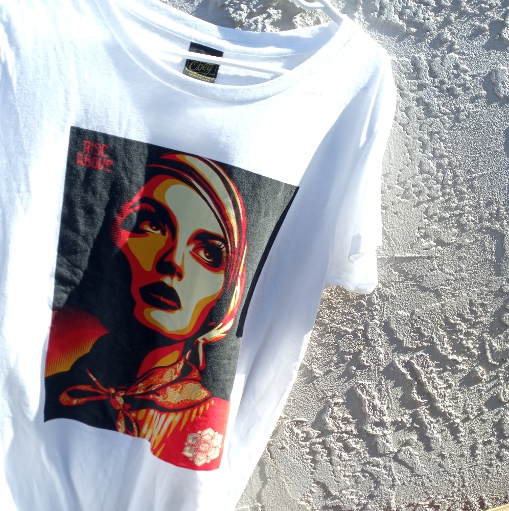 Obey women's size large t-shirt